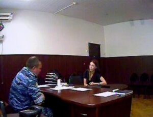 Волгоградку задержали за попытку дать взятку начальнику изолятора