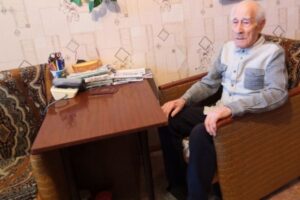100-летний ветеран проголосовал на выборах в Камышине