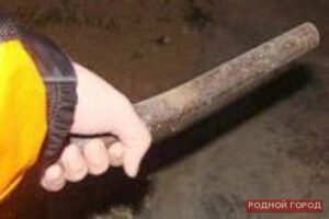 Волгоградец убил собутыльника лопатой, приревновав его к жене