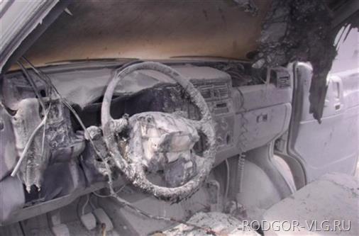 В Волгограде сгорел микроавтобус с номерами Чувашии