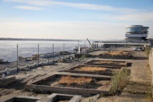 Продолжается создание новой зоны отдыха на набережной в Волгограде