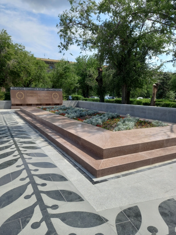 В Волгограде утвержден предмет охраны Братской могилы на площади Ленина