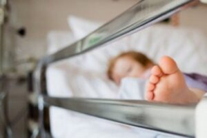 В Волгограде двойняшки – брат и сестра 1,5 лет обварились кипятком