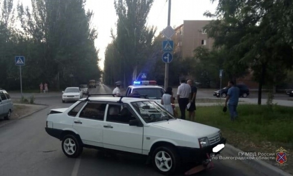В Волжском водитель на ВАЗе сбил 6-летнего ребенка на самокате