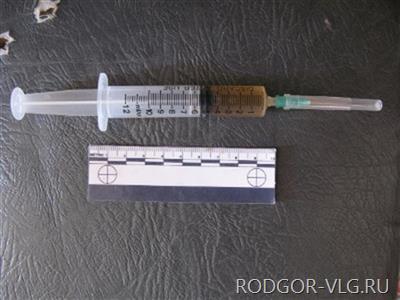 В Волгограде 2-летний ребенок рос в наркопритоне