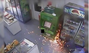 Трое налетчиков на магазин в Светлоярском районе предстанут перед судом