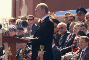 Президент России Владимир Путин поздравил россиян с Днём Победы