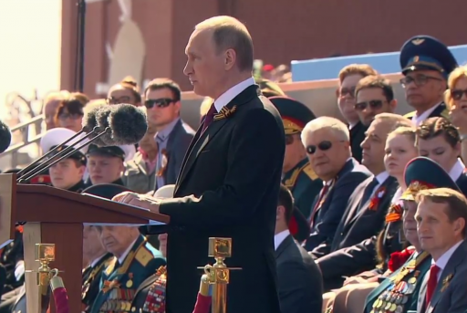 Президент России Владимир Путин поздравил россиян с Днём Победы