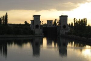 На берегу Волго-Донского канала найдено тело погибшей женщины