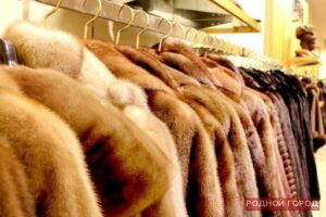 Ночью на севере Волгограда с рынка украли 63 шубы на 2,5 млн