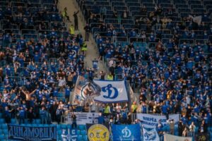 Фанат «Динамо» взорвал петарду на матче волгоградского «Ротора»