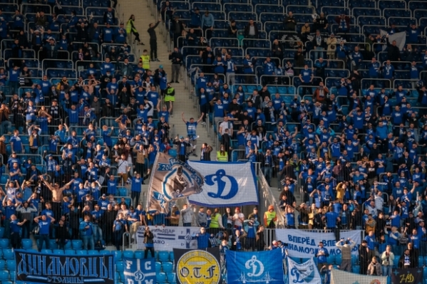 Фанат «Динамо» взорвал петарду на матче волгоградского «Ротора»