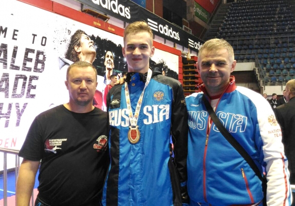 Тхэквондист из Волжского взял золото в Белграде