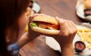 Стало известно, какие продукты повышают риск развития псориаза