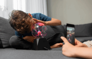 Волгоградские родители узнали, как аферисты обманывают детей в онлайн-играх