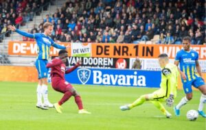 «Витесс» волгоградца Слуцкого в меньшинстве обыграл «Валвейк»