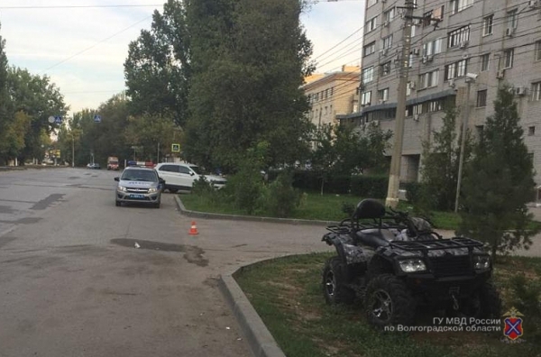 В Волгограде перевернулся водитель квадроцикла