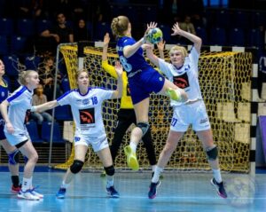 Волгоградское «Динамо» во второй раз проиграло «Ладе»