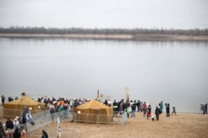 11 900 волгоградцев уже окунулись в ледяную воду на Крещение