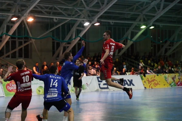 Волгоградский «Каустик» одержал первую победу в сезоне