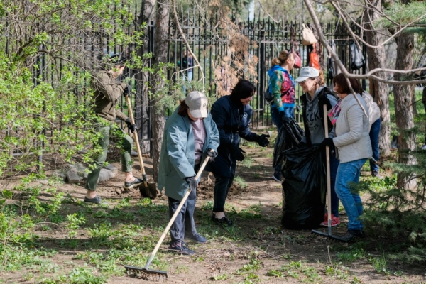 В Волгограде прошел массовый день чистоты и благоустройства