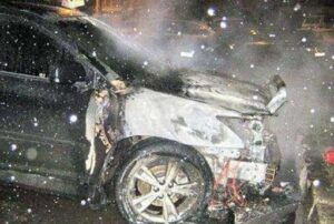 Ночью в Волгограде неизвестные сожгли Lexus