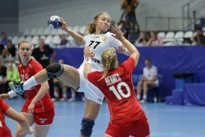 Молодёжная женская сборная по гандболу в полуфинале ЧМ-2016 встретится с немками