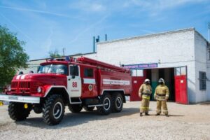 На юге Волгограда дотла сгорела «Мазда»
