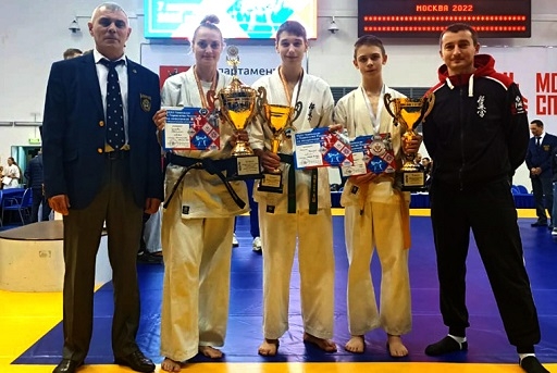 Волгоградцы взяли 3 медали на турнире по кекусинкай в Москве