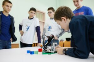 Волгоградский робот будет брать плату за проезд бутылками