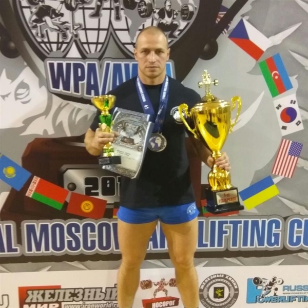 Силач из УФСИН завоевывает помосты страны