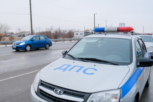 Показавшего свою наготу из люка Subaru волгоградца задержали