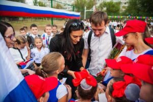 Елена Исинбаева открыла новую спортивную площадку в Волгограде