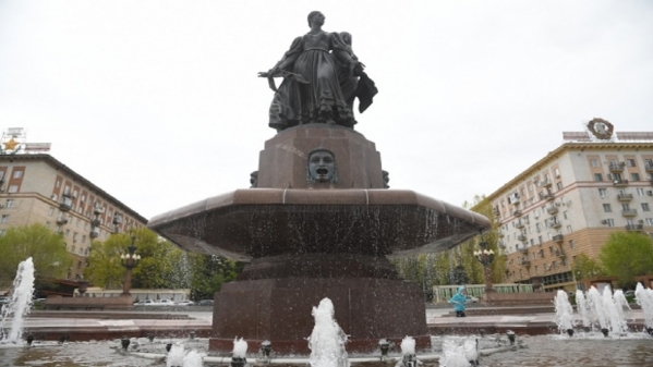 Волгоградцам напомнили, почему нельзя купаться в фонтанах