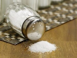 Вы едите чрезмерно много соли, если чувствуете эти симптомы
