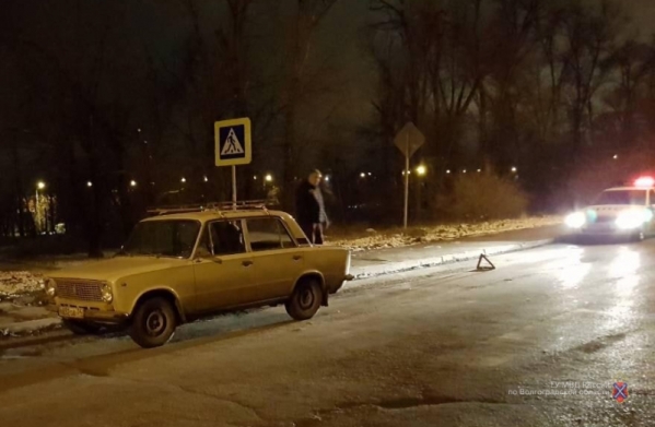 На севере Волгограда под колеса попала 13-летняя девочка