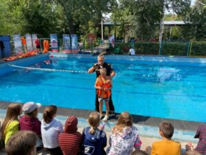 Волгоградские спасатели провели «День безОпасности» в лагере «Орленок»