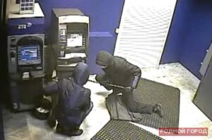 В Камышине неизвестные похитили из банкомата более 1,6 млн рублей