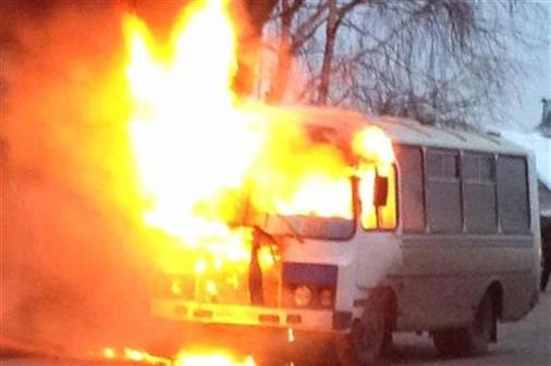 Автобус «ПАЗ» сгорел от короткого замыкания под Волгоградом