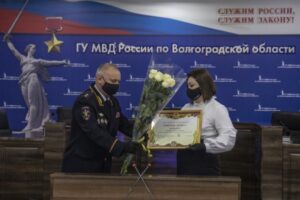 Волгоградская медсестра получила грамоту МВД РФ