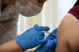 Волгоградцам рассказали о плюсах проведения вакцинации в августе