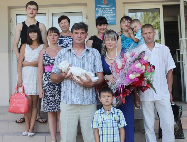 Большая семья волгоградцев потеряла все на страшном пожаре