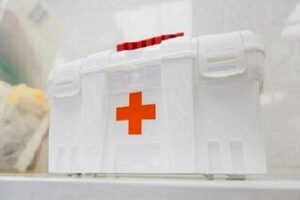 Волгоградские врачи спасли женщину, упавшую с пятого этажа