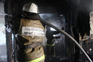 В центре Волгограда сгорел продуктовый магазин