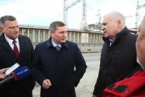 Андрей Бочаров проинспектировал капремонт моста через ГЭС