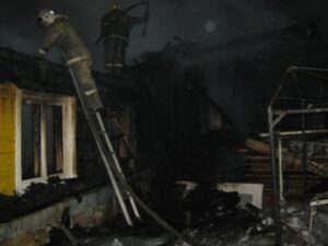 54-летний мужчина погиб при пожаре в летней кухне под Волгоградом