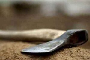 Волгоградец убил односельчанина топором и закопал тело в погребе