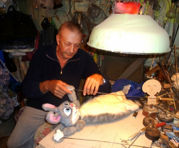 Волгоградский «папа Карло» 45 лет создает необычных артистов