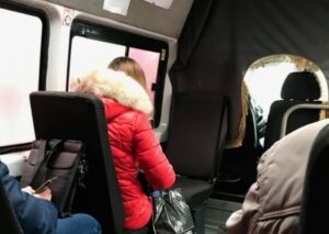 «Опасная связь»: почему водители маршруток подвергают нас риску?