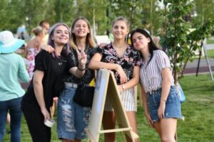 Фестиваль «Берег» в парке Победы посетила креативная молодежь Волгограда